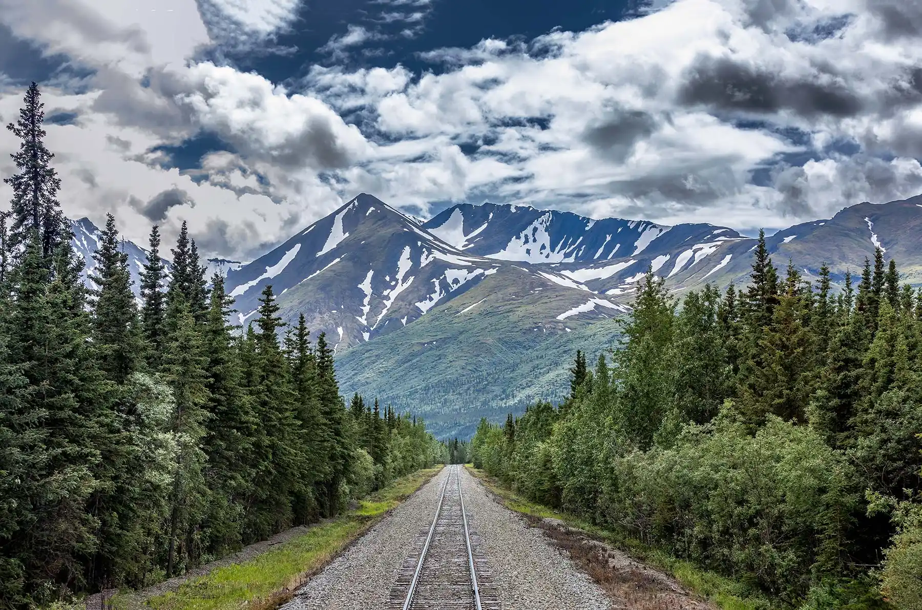 shutterstock_2435384449 dark sky national parks